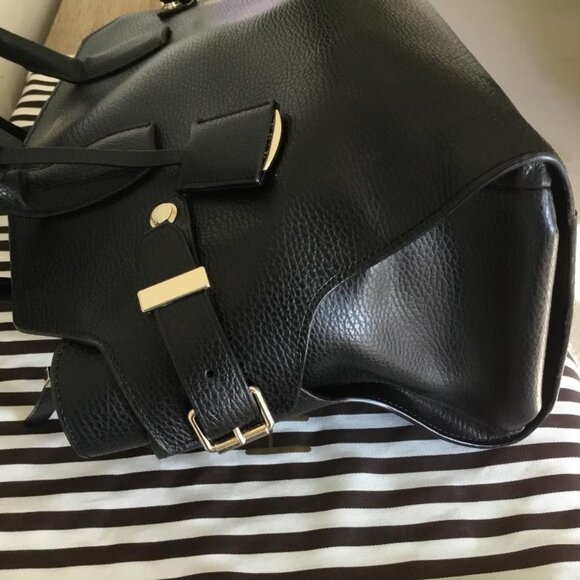 Henri Bendel Black Leather Tote Bag Double Handles Zipper Closure & Dust Bag - Picture 5 of 12